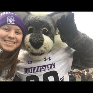 Meet your Posher, Adena